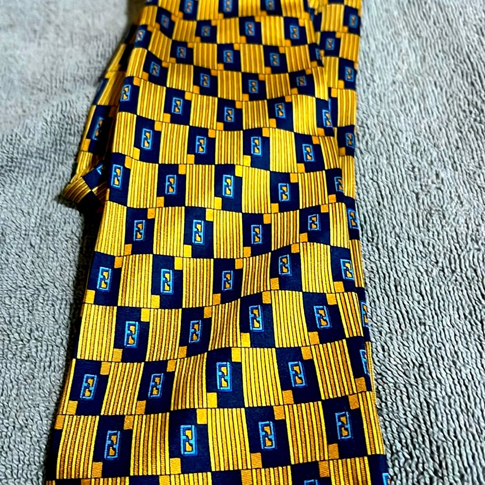 Fendi men’s tie 100% silk